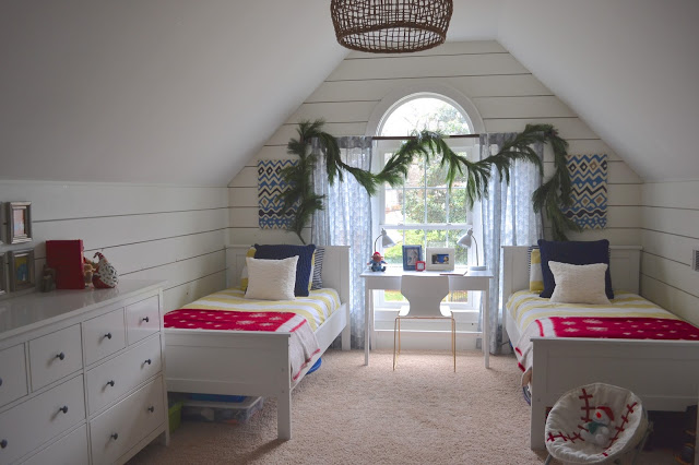 kids bedroom, twin beds, holiday decor, interiors, planked room